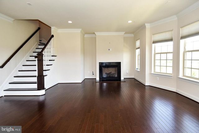 810 FAIR WINDS WAY, National Harbor, MD 20745