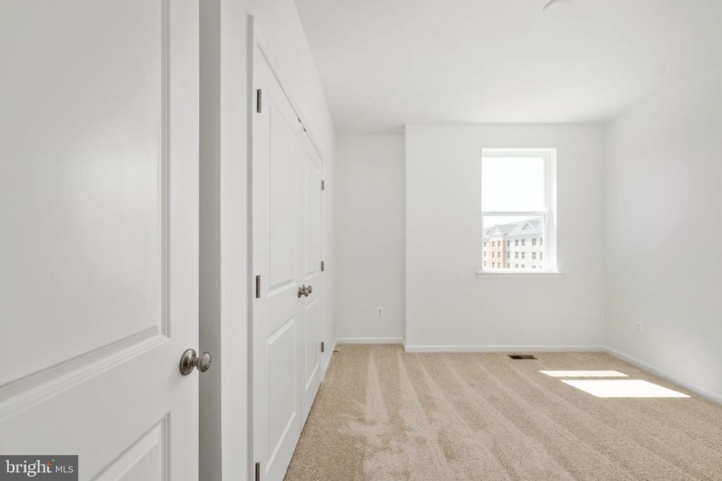 2518 NEABSCO COMMON PL, Woodbridge, VA 22191