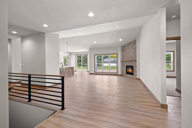 5728 W SPENCER STREET, Appleton, WI 54914