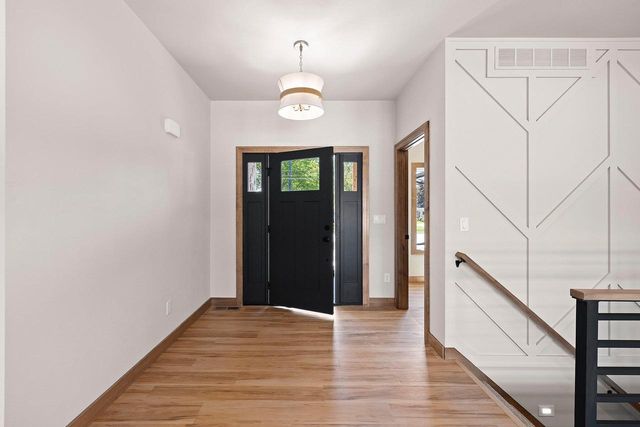 5728 W SPENCER STREET, Appleton, WI 54914