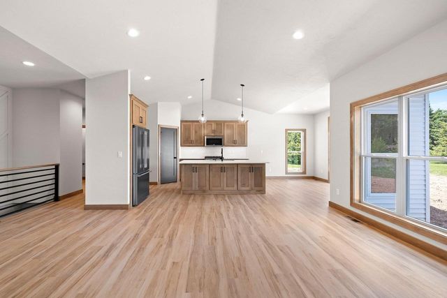 5728 W SPENCER STREET, Appleton, WI 54914