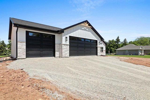 5728 W SPENCER STREET, Appleton, WI 54914