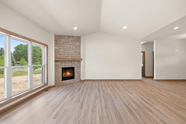 5728 W SPENCER STREET, Appleton, WI 54914