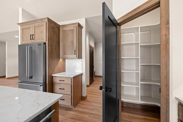 5728 W SPENCER STREET, Appleton, WI 54914