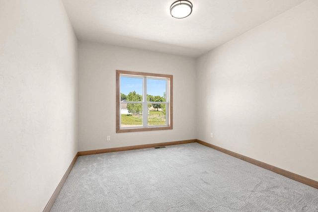 5728 W SPENCER STREET, Appleton, WI 54914