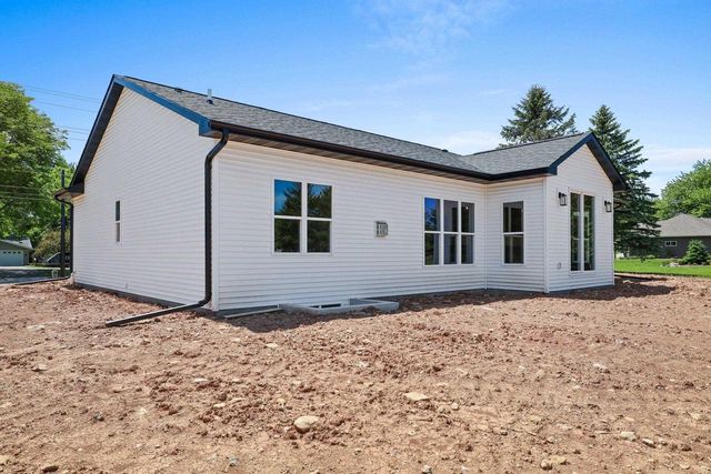 5728 W SPENCER STREET, Appleton, WI 54914