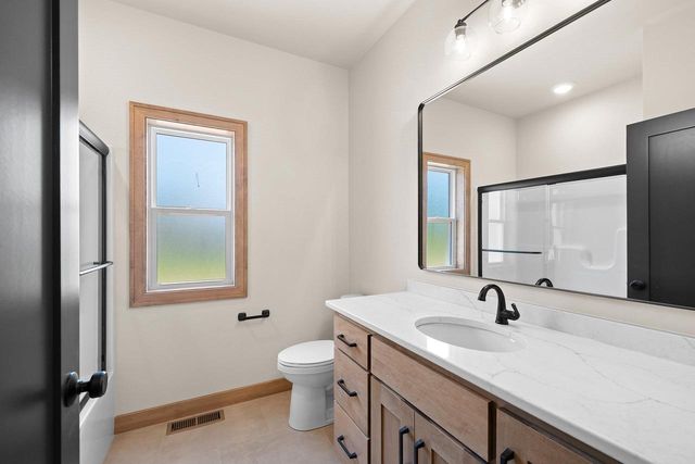 5728 W SPENCER STREET, Appleton, WI 54914