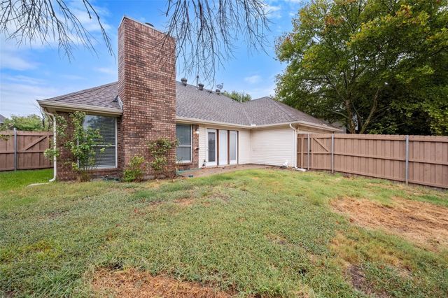 4241 Briar Hill Drive, Grand Prairie, TX 75052