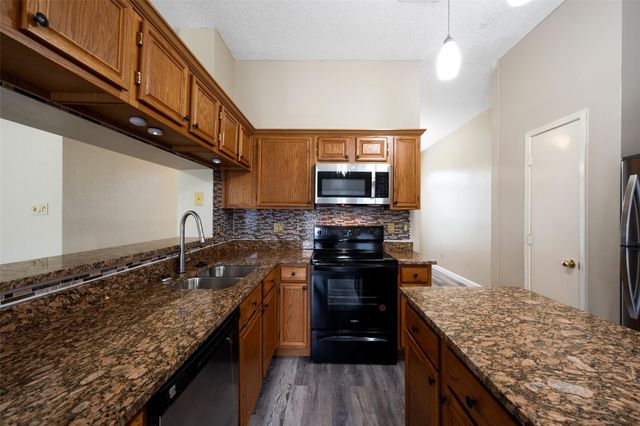 4241 Briar Hill Drive, Grand Prairie, TX 75052