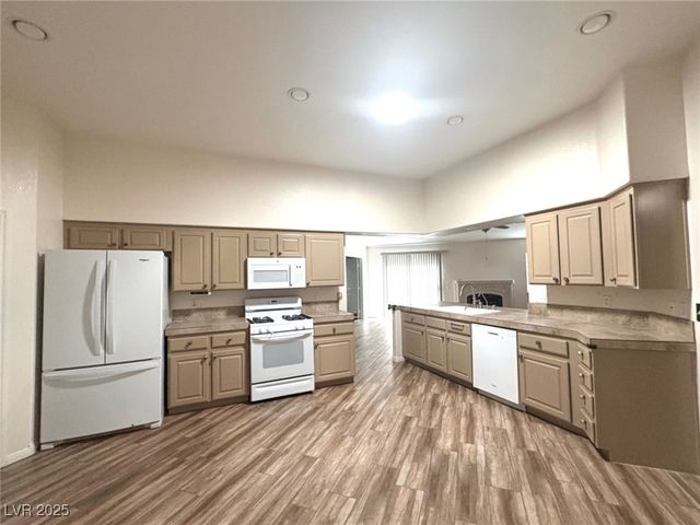 5213 Palm View Drive, Las Vegas, NV 89130
