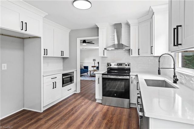 1650 W Clemmonsville Road, Winston-salem, NC 27127