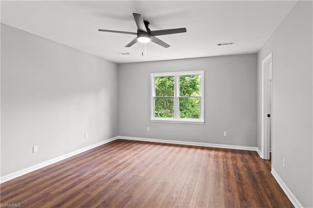 1650 W Clemmonsville Road, Winston-salem, NC 27127