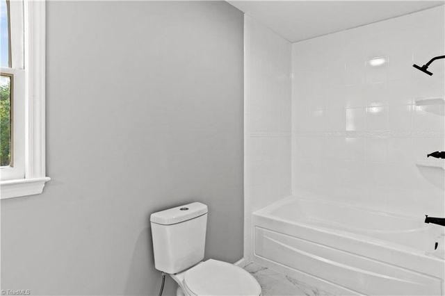 1650 W Clemmonsville Road, Winston-salem, NC 27127