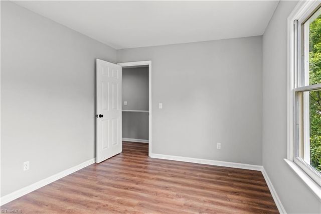 1650 W Clemmonsville Road, Winston-salem, NC 27127