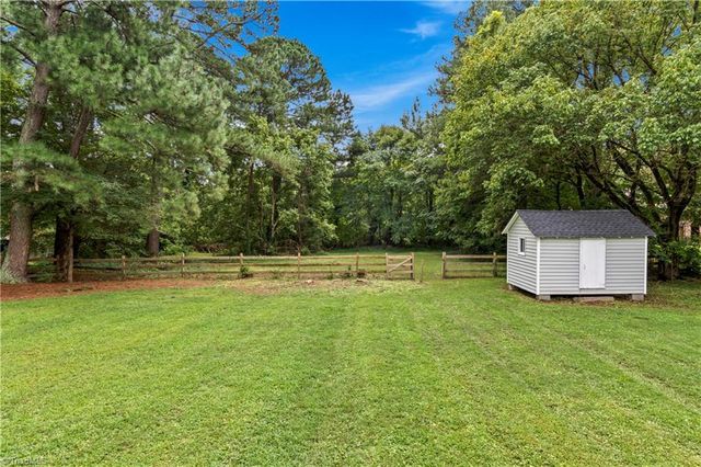 1650 W Clemmonsville Road, Winston-salem, NC 27127