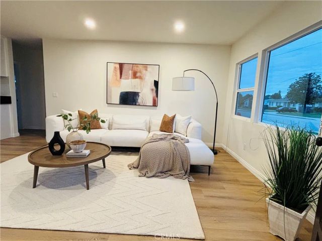 2516 E Walnut Creek, West Covina, CA 91791