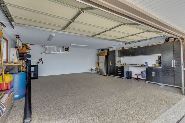 17W544 Sutton Place, Darien, IL 60561