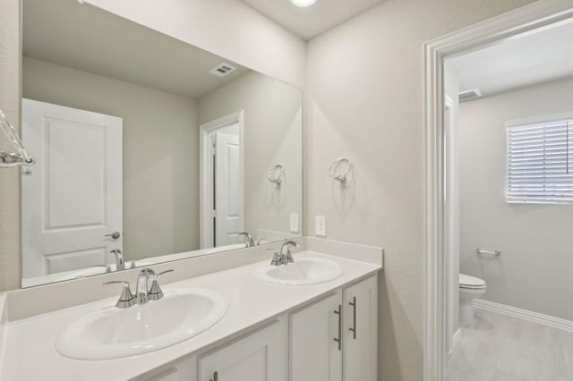 6625 Valley Lake Lane, Fort Worth, TX 76036