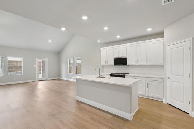 6625 Valley Lake Lane, Fort Worth, TX 76036