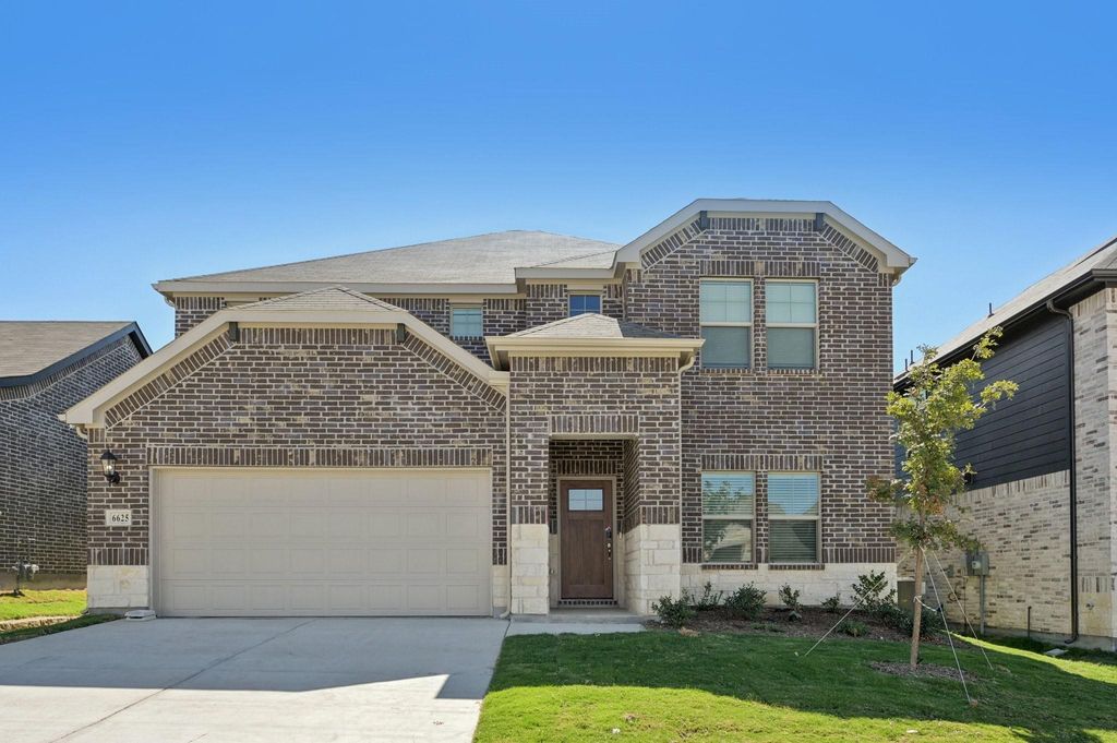6625 Valley Lake Lane, Fort Worth, TX 76036