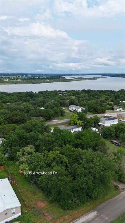 5805 Arrowhead Drive, Granbury, TX 76048