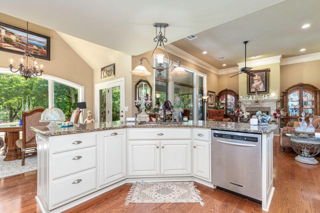 3452 Scenic Drive, Grove, OK 74344