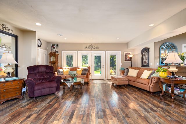 3452 Scenic Drive, Grove, OK 74344