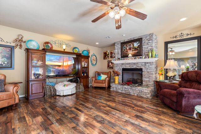 3452 Scenic Drive, Grove, OK 74344