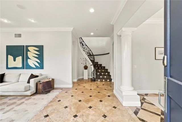 9703 Keeneland, La Jolla, CA 92037