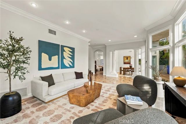 9703 Keeneland, La Jolla, CA 92037