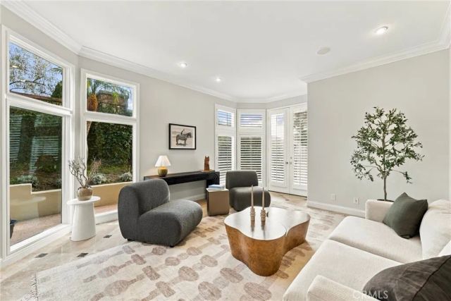 9703 Keeneland, La Jolla, CA 92037