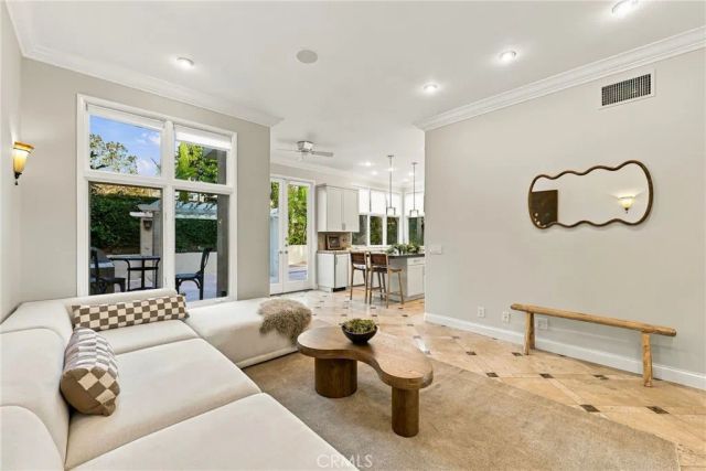 9703 Keeneland, La Jolla, CA 92037