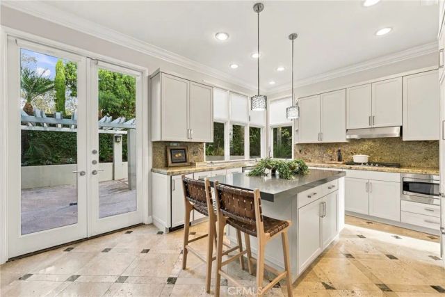 9703 Keeneland, La Jolla, CA 92037