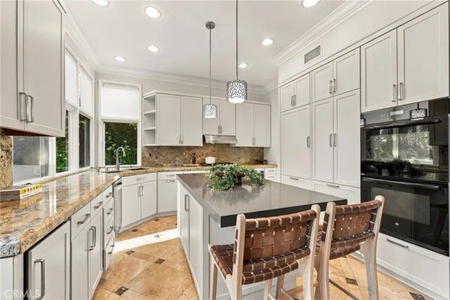 9703 Keeneland, La Jolla, CA 92037