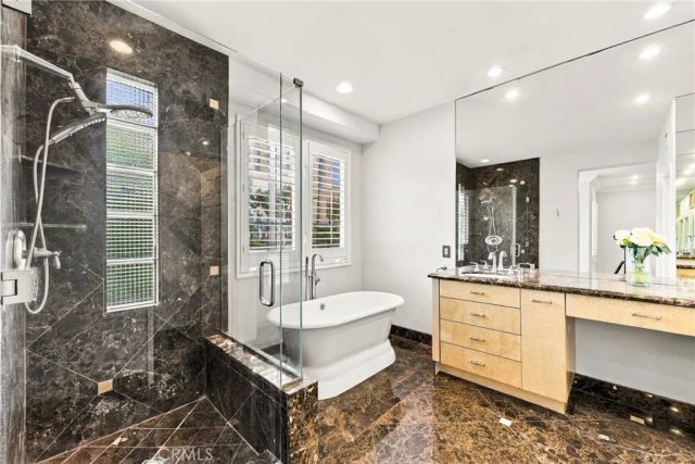 9703 Keeneland, La Jolla, CA 92037