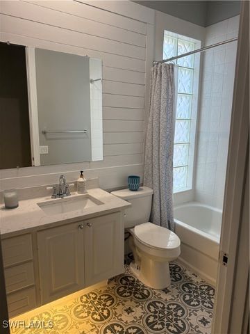 7549 Garibaldi CT, Naples, FL 34114