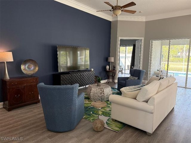 7549 Garibaldi CT, Naples, FL 34114