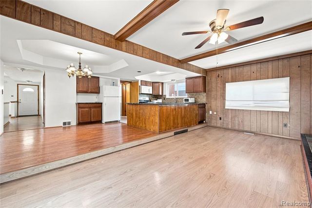11165 Hanna Drive, Sterling Heights, MI 48312