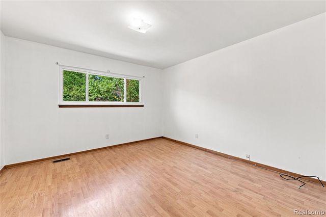11165 Hanna Drive, Sterling Heights, MI 48312