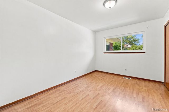 11165 Hanna Drive, Sterling Heights, MI 48312