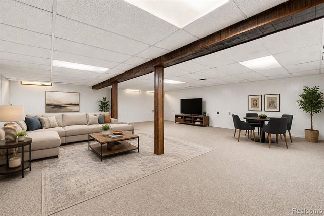 11165 Hanna Drive, Sterling Heights, MI 48312