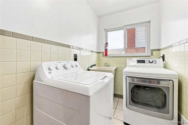 11165 Hanna Drive, Sterling Heights, MI 48312