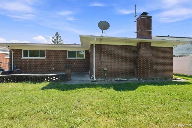 11165 Hanna Drive, Sterling Heights, MI 48312