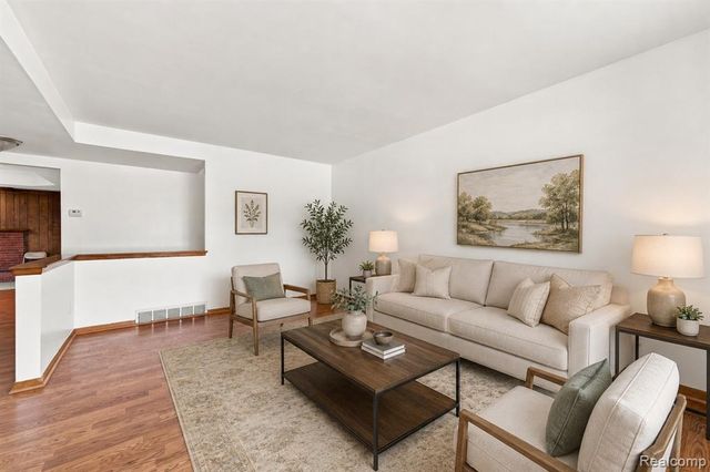 11165 Hanna Drive, Sterling Heights, MI 48312