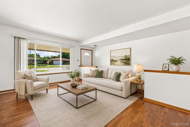 11165 Hanna Drive, Sterling Heights, MI 48312