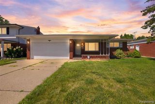 11165 Hanna Drive, Sterling Heights, MI 48312