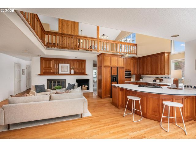 795 Nw 87TH Ter, Portland, OR 97229