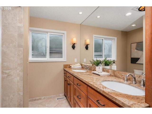 795 Nw 87TH Ter, Portland, OR 97229