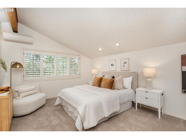 795 Nw 87TH Ter, Portland, OR 97229