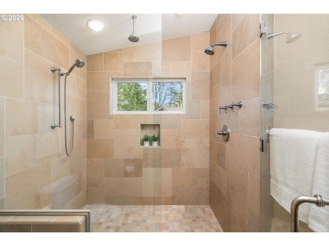 795 Nw 87TH Ter, Portland, OR 97229